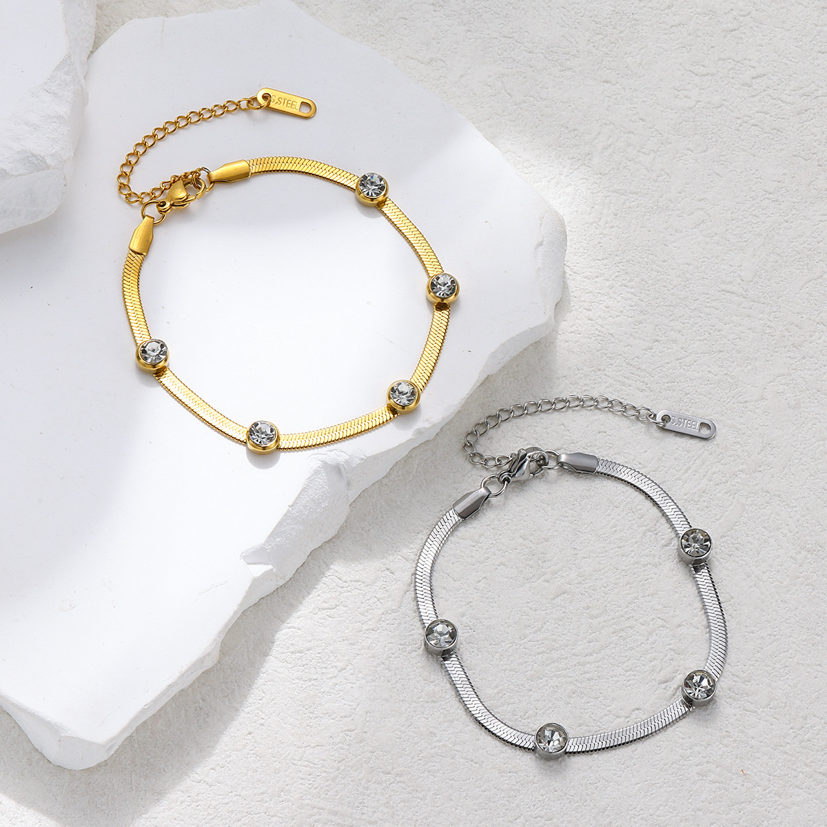 Βραχιόλια Basic Commute από ανοξείδωτο ατσάλι 304 με επιχρυσωμένα ζιργκόν 18K, σε χονδρική τιμή2