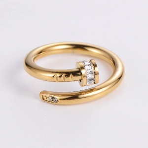 δαχτυλίδι με ένθετο διαμάντι από ανοξείδωτο ατσάλι επιχρυσωμένο