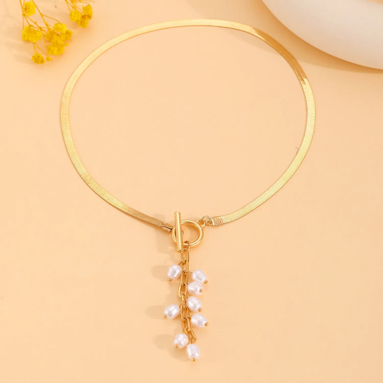 Baroque_Imitation_Artificial_Pearl_Tassel_Pendant_Necklace_For_Women_Alloy_Snake_Chain_With_Toggle_Clasp_Retro_Elegant_Jewelry_Item_Style_Gold_Snake_Chain_Pearl_Cluster